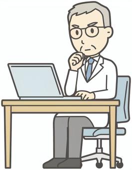  高齢男性医師-273-全身 パソコン,お爺さん,医師,男性,高齢,老人,白衣,先生,病院,医療のイラスト素材
