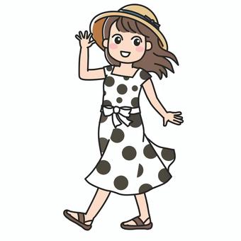 麦わら帽子を被って楽しく散歩する女の子2 麦わら帽子,帽子,女の子,散歩,歩く,ウォーキング,ワンピース,おでかけ,健康,健康づくりのイラスト素材