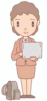 ビジネスウーマン・情報検索 ビジネスウーマン,情報検索,ノートパソコン,レディーススーツ,女性社員,ビジネス,女性,人物,キャラクター,イラストのイラスト素材