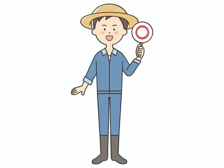 マルの札を持つ農家の男性 マルの札を持つ農家の男性 丸,正解,正しい,合っている,良い,クイズ,バラエティ,回答札,問題,解答のイラスト素材