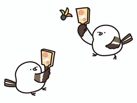 羽根つきで遊ぶシマエナガ シマエナガ,エナガ,鳥,野鳥,動物,家族,親子,兄弟,友達,夫婦のイラスト素材