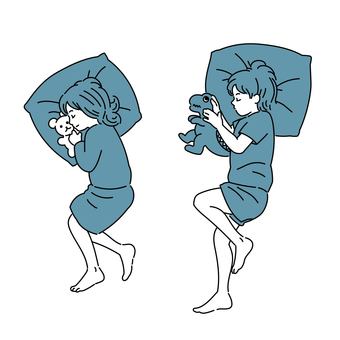 ぬいぐるみを抱えながら眠る子ども達 男の子,女の子,寝る,ぬいぐるみ,睡眠,枕,全身,安眠,眠る,快眠のイラスト素材
