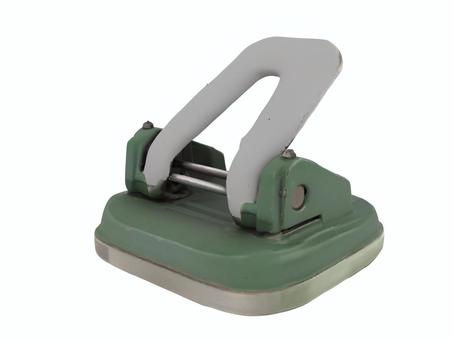 昭和レトロっぽい会社での穴開け二穴パンチ 二穴パンチ,文具,小物,消耗品,事務用品,勉強,仕事,文房具,昭和レトロのイラスト素材