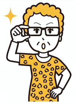  大阪のおばちゃん(黄)-221-バスト 眼鏡,おばちゃん,大阪,ヒョウ柄,おばはん,中年,女性,関西,派手,おばさんのイラスト素材