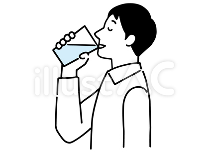 コップの水を飲む男性