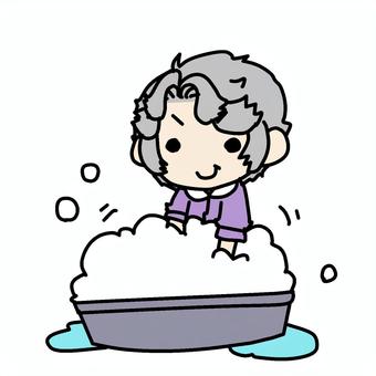 たらいを泡立てるおばあさん おばあさん,たらい,バケツ,泡立てる,洗濯,手洗い,もこもこ,シャンプー,清潔,洗い物のイラスト素材
