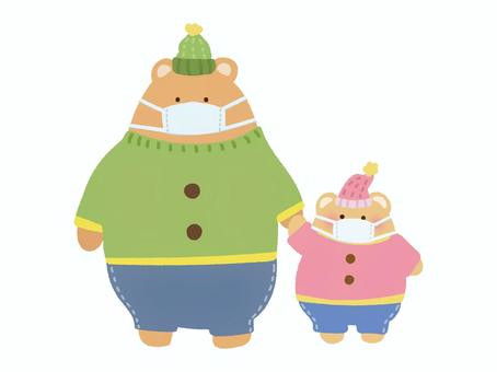 マスクをしているクマの親子 動物,冬,くま,マスク,風邪予防,インフルエンザ,エチケット,予防,ウイルス,感染対策のイラスト素材