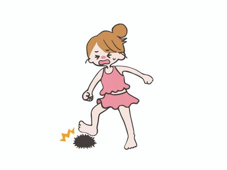ウニを踏んだ女の子 女性,20代,30代,シンプル,笑顔,手描き,日常,優しい,社会人,フレンドリーのイラスト素材