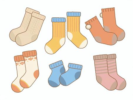 冬の暖かアイテム（もこもこニット靴下） 冬,靴下,防寒,毛糸,もこもこ,暖かい,かわいい,シンプルのイラスト素材