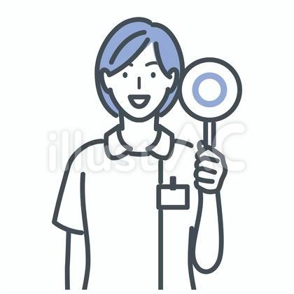 正解の札を出す女性看護師