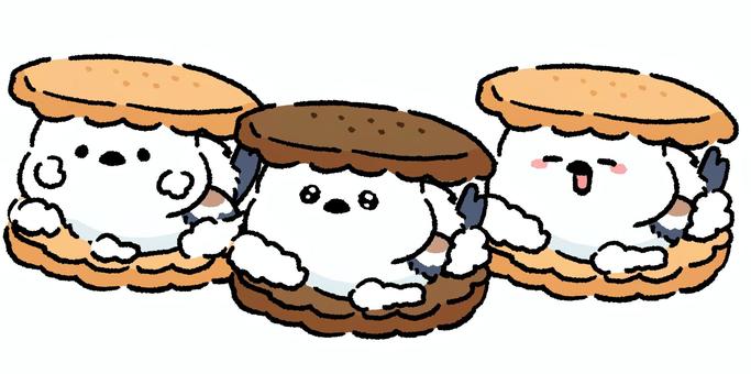 シマエナガ_サンドクッキー_03 シマエナガ,鳥,動物,手描き,ラフ,クッキー,サンド,クリーム,3人,横長のイラスト素材