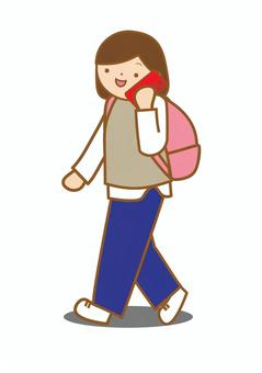 電話しながら歩く女性2 携帯電話,携帯,スマホ,通話,話す,歩く,私服,カジュアル,仕事,私用のイラスト素材