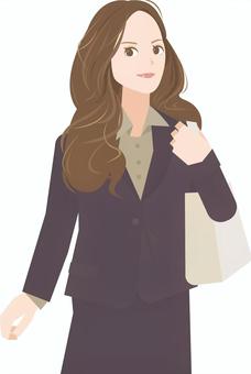 通勤する女性