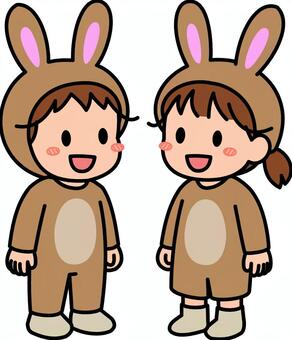 茶色のうさぎコスの子供たちです。 うさぎ,着ぐるみ,シンプル,コスプレ,コスチューム,動物,ぬいぐるみ,イベント,パーティー,女の子のイラスト素材