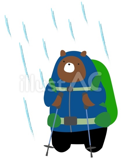 登山中、雨具を装備したクマ