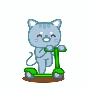 イラスト033 猫,スクーター,かわいい,キャラクター,動物,子供向け,笑顔,グレー,マスコット,遊びのイラスト素材