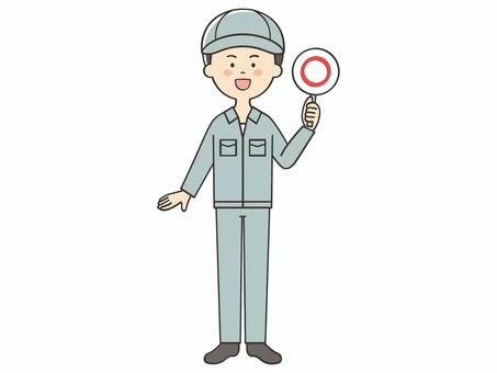 マルの札を持つ男性作業員 マルの札を持つ男性作業員 丸,正解,正しい,合っている,良い,クイズ,バラエティ,回答札,問題,解答のイラスト素材
