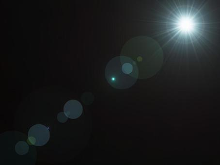 太陽の光。レンズフレア 太陽,フレア,光,レンズフレア,エフェクト,背景,日光,きらきら,陽の光,発光のイラスト素材