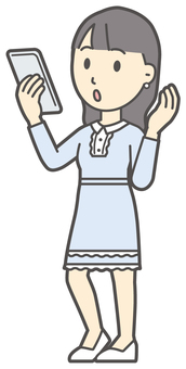 スマホで通話している上品な女の子 通話,女性,女の子,オシャレ,人,上品,お嬢様,女,若い,電話のイラスト素材