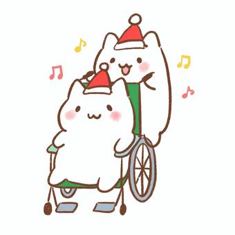 サンタ帽をかぶって車椅子を押す猫イラスト 車椅子,クリスマス,猫,サンタクロース,サンタ帽,医療,福祉,看護,乗り物,障害者のイラスト素材