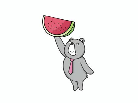 嬉しそうに西瓜（スイカ）を持つ熊（くま） 西瓜,甘い,果物,美味しい,食べる,デザート,美味しそう,スイカ,食べ物,種のイラスト素材