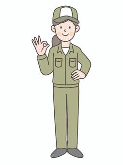 腰に手当ててOKサインと女性宅配員_全身 配送員,作業員,倉庫,作業,配送,物流,スタッフ,物流倉庫,つなぎ,宅配のイラスト素材