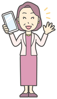 スマホを持って嬉しい顔の裕福マダム スマホ,おばさん,中年,女性,富裕層,マダム,裕福,お金持ち,ミセス,おばちゃんのイラスト素材