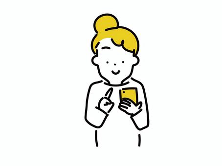 スマホを使うおだんごの女性のイラスト スマホを使うおだんごの女性のイラスト スマホ,スマートフォン,検索のイラスト素材