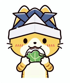 折り紙の兜を被り柏餅を食べる可愛いとら猫 折り紙の兜を被り柏餅を食べる可愛いとら猫 こどもの日,猫,端午の節句のイラスト素材