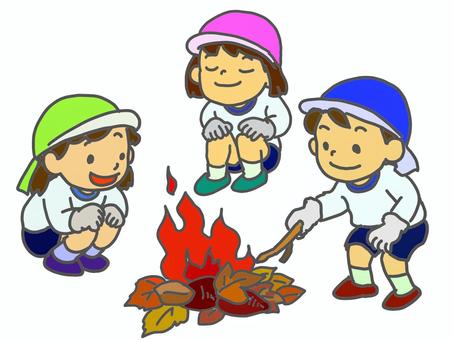 焼き芋焼けていいにおい 幼児,焚火,焼き芋,カラー,サツマイモのイラスト素材