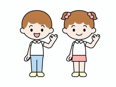 男の子と女の子OKサイン