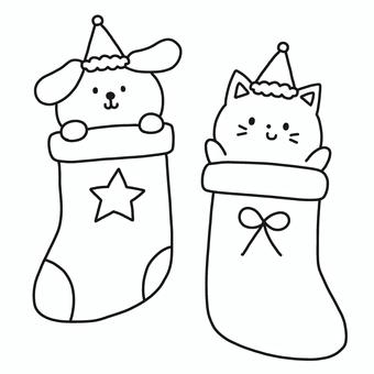 クリスマス靴下からひょっこり犬猫 クリスマス,靴下,犬,猫,動物,サンタ,帽子,冬,モノトーン,塗り絵のイラスト素材