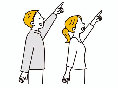 上を見上げて指差しする若い夫婦 目指す,女性,家族,男性,上,若い,指差し,男女,夫婦,未来のイラスト素材