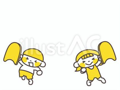 ビート板を持ってジャンプする水着姿の子供