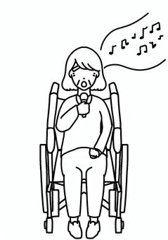 車椅子に乗って歌うおばあさん正面　線画 車椅子,おばあさん,カラオケ,マイク,歌,線画のイラスト素材