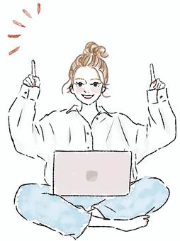 両手の人差し指で視線誘導するあぐらの女性 両手の人差し指で視線誘導するあぐらの女性 女性,人差し指,上,指す,笑顔,全身,pc,パソコン,デニム,シャツのイラスト素材