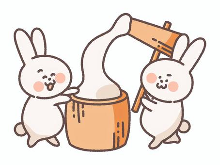 お餅つきをする白うさぎ 餅つき,うさぎ,杵,臼,お月見,秋,餅,十五夜,風物詩,行事のイラスト素材