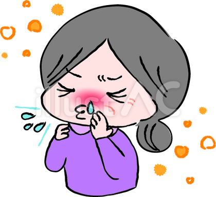 花粉症でくしゃみをする老人女性