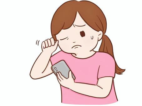 スマホで目が疲れている女性(カラー) 女性,女の子,主婦,ママ,人物,イラスト,上半身,スマホ,スマートフォン,疲労のイラスト素材
