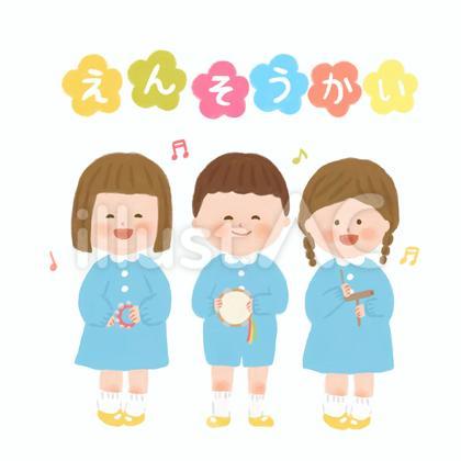 演奏会をする子供たち(園児)