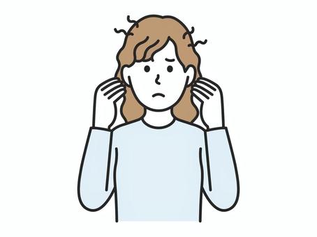 湿気で髪が広がる女性										 湿気,くせ毛,女性,困り顔,ヘアケア,髪型,くせっ毛,モヤモヤ,悩み,困るのイラスト素材