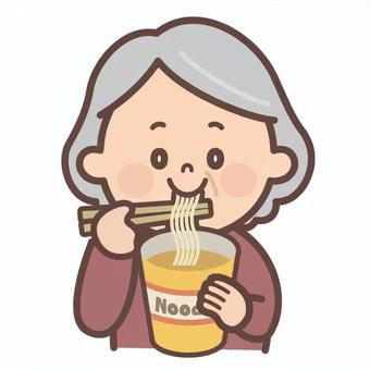 カップラーメンを食べるおばあさん カップラーメン,即席麺,インスタント食品,食べる,食べ物,ジャンクフード,おばあさん,高齢者,老人,生活習慣病のイラスト素材