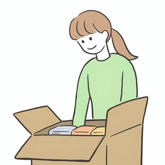 荷造りをする女性(カラー) 荷造りをする女性(カラー) 荷造り,荷物,段ボール,ダンボール,ボックス,箱,準備,服,女性,女のイラスト素材