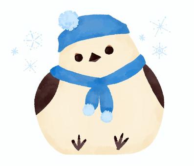 【水彩風手描き】シマエナガ雪だるま（青） ゆきだるま,シマエナガ,雪遊び,外遊び,スノーマン,雪,冬,水彩風,手描き,かわいいのイラスト素材