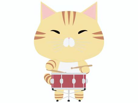 小太鼓を叩くちゃとら猫 小太鼓,猫,ちゃとら,動物,かわいい,楽器,太鼓のイラスト素材