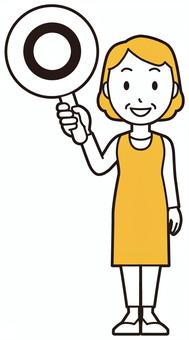  エプロンおばちゃん(黄)-171-全身 マル,おばちゃん,エプロン,お母さん,ママ,中年,おばさん,主婦,人物,かわいいのイラスト素材