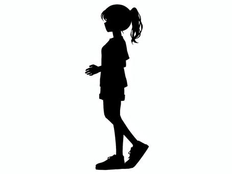 歩くポニーテールの私服女の子シルエット 女の子,シルエット,少女,女性,立ち絵,trpg,全身,横顔,人物,黒のイラスト素材