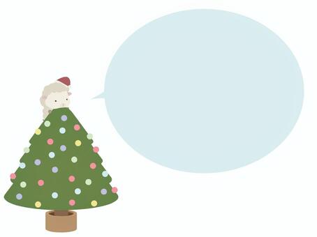 クリスマスツリーと白い羊（丸い吹き出し） クリスマスツリー,羊,動物,かわいい,クリスマス,冬,吹き出しのイラスト素材