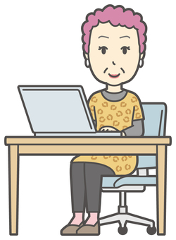  大阪のおばちゃん-228-全身 パソコン,笑顔,おばちゃん,大阪,ヒョウ柄,おばはん,中年,女性,関西,派手のイラスト素材