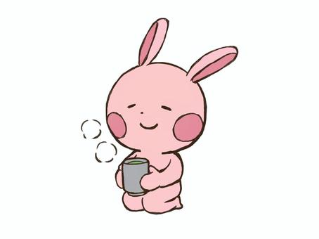 まったりとお茶を飲むウサギ ウサギ,正座,お茶,ティータイム,ほっと,一息,まったり,和風,温かい,飲み物のイラスト素材